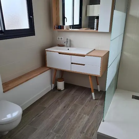 Le Fetilly Avec Parking Privatif Et Climatisation Apartment *