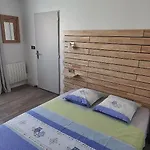 Apartman Le Fetilly Avec Parking Privatif, Bus, Wifi Et Climatisation