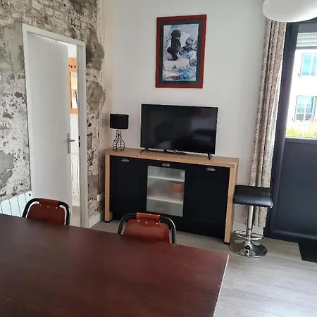 Le Fetilly Avec Parking Privatif Et Climatisation