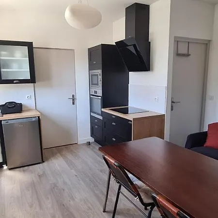 Le Fetilly Avec Parking Privatif, Bus, Wifi Et Climatisation Apartment *